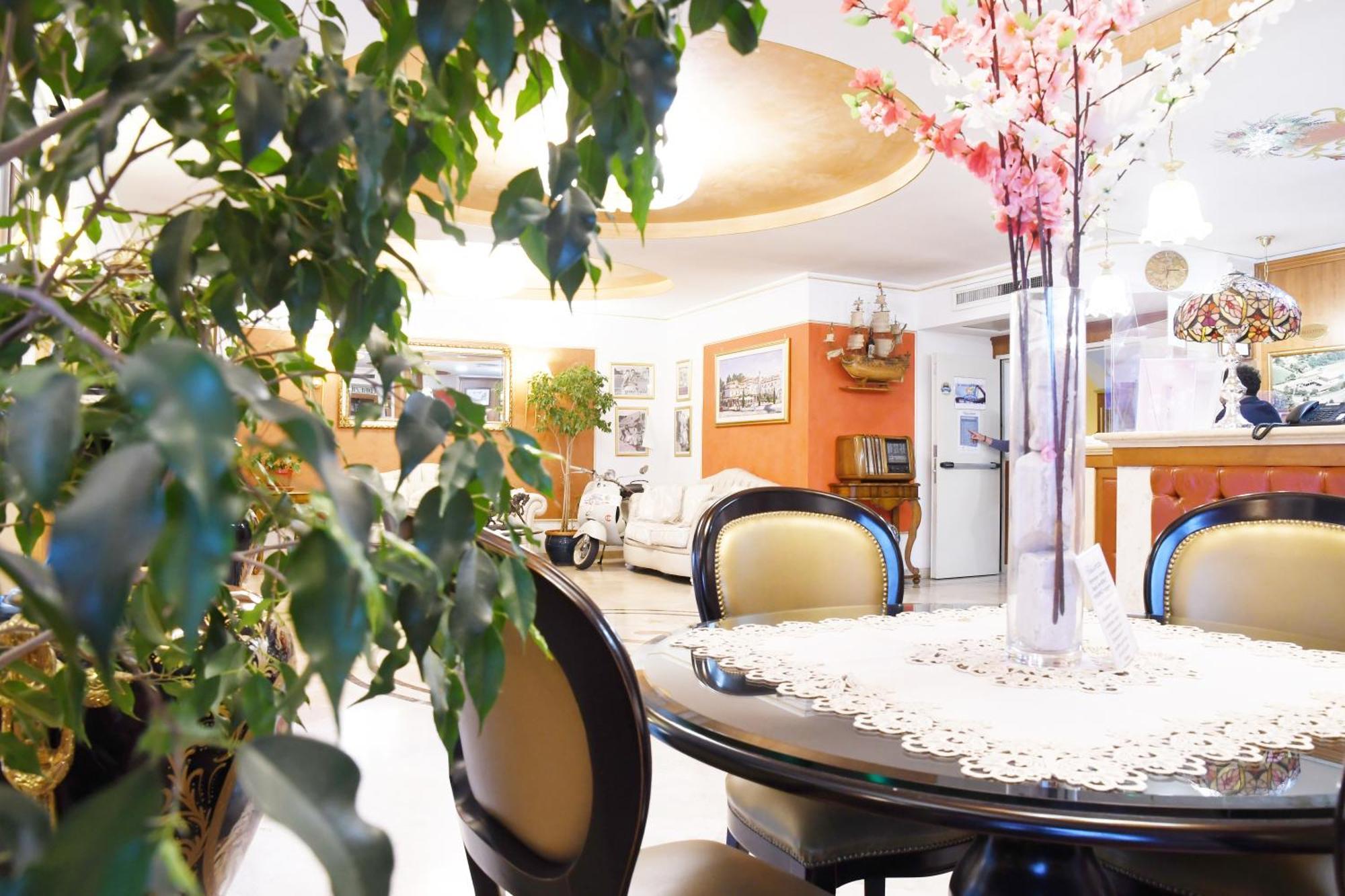 Fashion Hotel Valmontone Extérieur photo